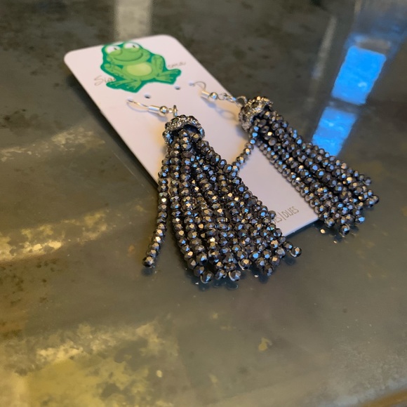 Graphite tassel drop earrings - Picture 2 of 3